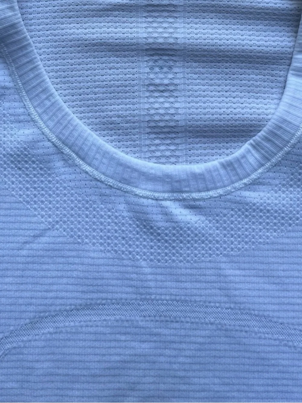 Lululemon Athletica White Long-Sleeve Seamless Performance Top Size 10